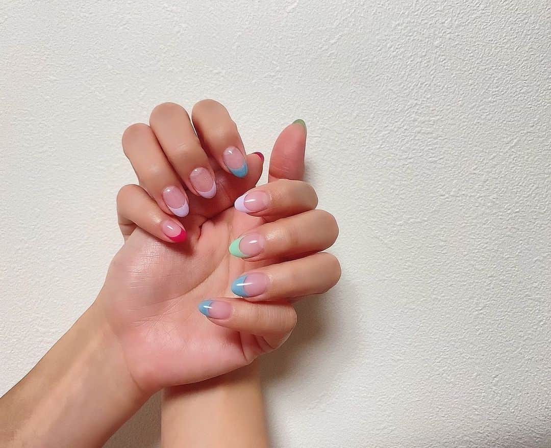 のインスタグラム：「カラフルフレンチ🌈💕🍍🏖」