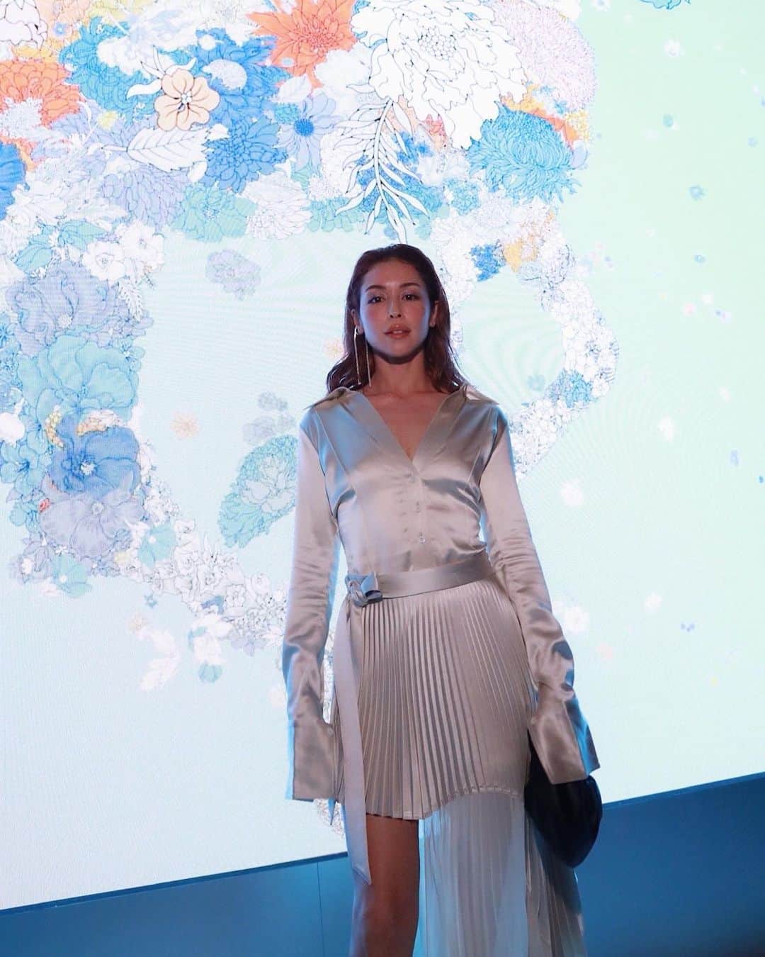 BENIのインスタグラム：「@hermes knows how to party🪩🍸🐎 久しぶりに素敵なナイトアウト #HERMESTECHNOEQUESTRE」
