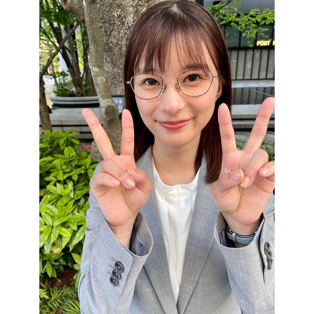 芳根京子のインスタグラム：「#俺かわ 第8話ありがとうございました🍺🧡💚  来週はいよいよ最終回！ なんと1時間SPということで いつもより少し早い23時から放送です。 忘れないようにしなきゃだね！  #俺の可愛いはもうすぐ消費期限⁉︎」