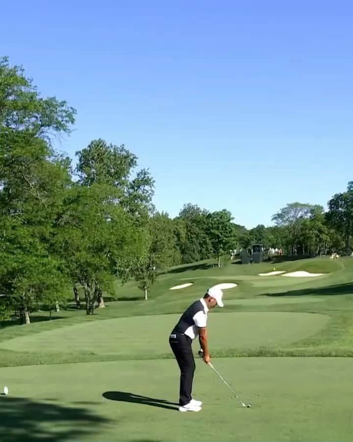 キム・シウのインスタグラム：「One more day to go 🔥 @memorialgolf」