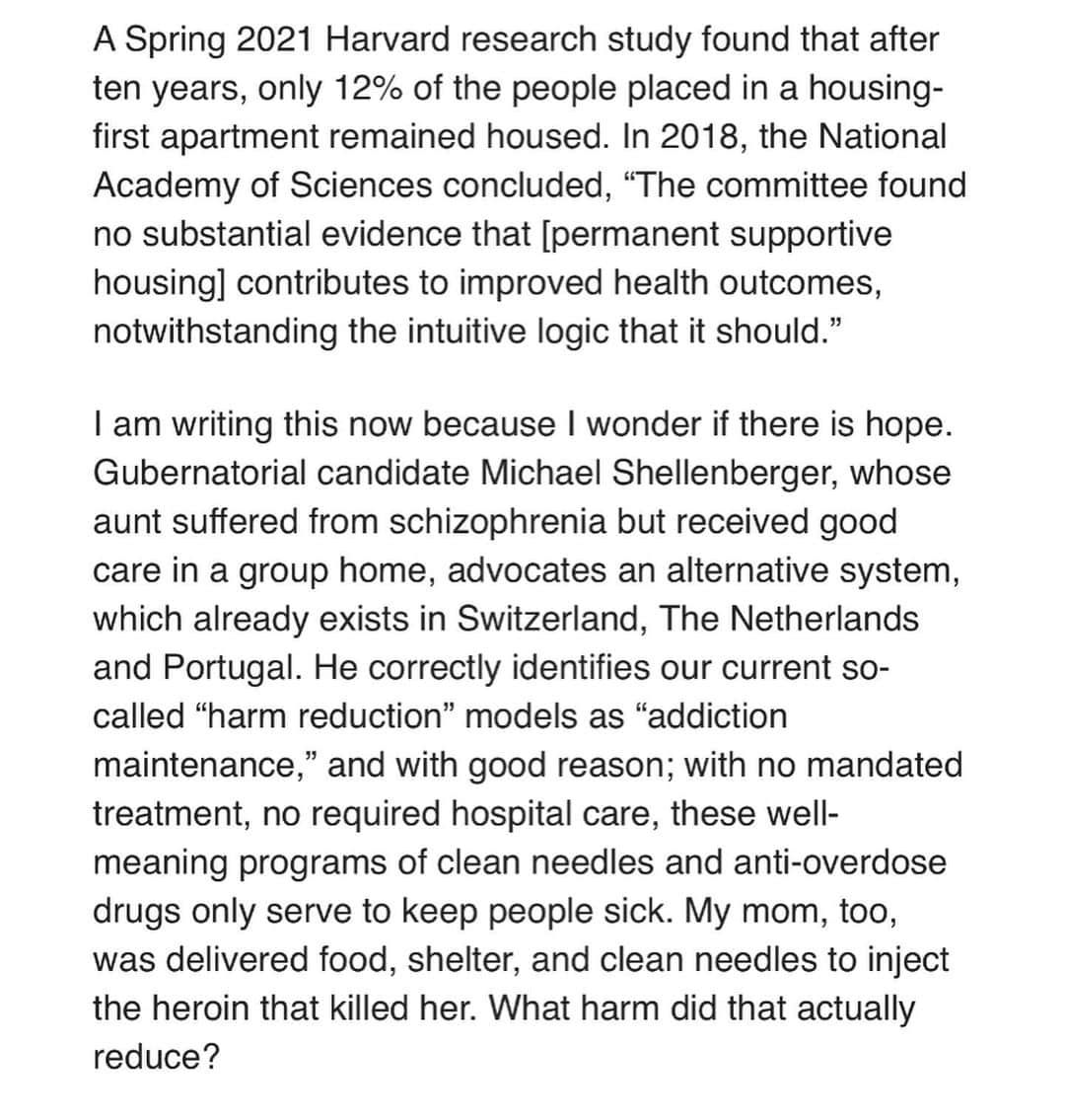 フィオナ・ドゥーリフさんのインスタグラム写真 - (フィオナ・ドゥーリフInstagram)「I wrote an essay about losing my mom to mental illness and homelessness. It’s time for change. Please consider Michael Shellenberger for governor.   Thank you to the @ocregister and the 10 other SOCAL newspapers that ran it today. Link in bio.」6月5日 8時35分 - fionadourif