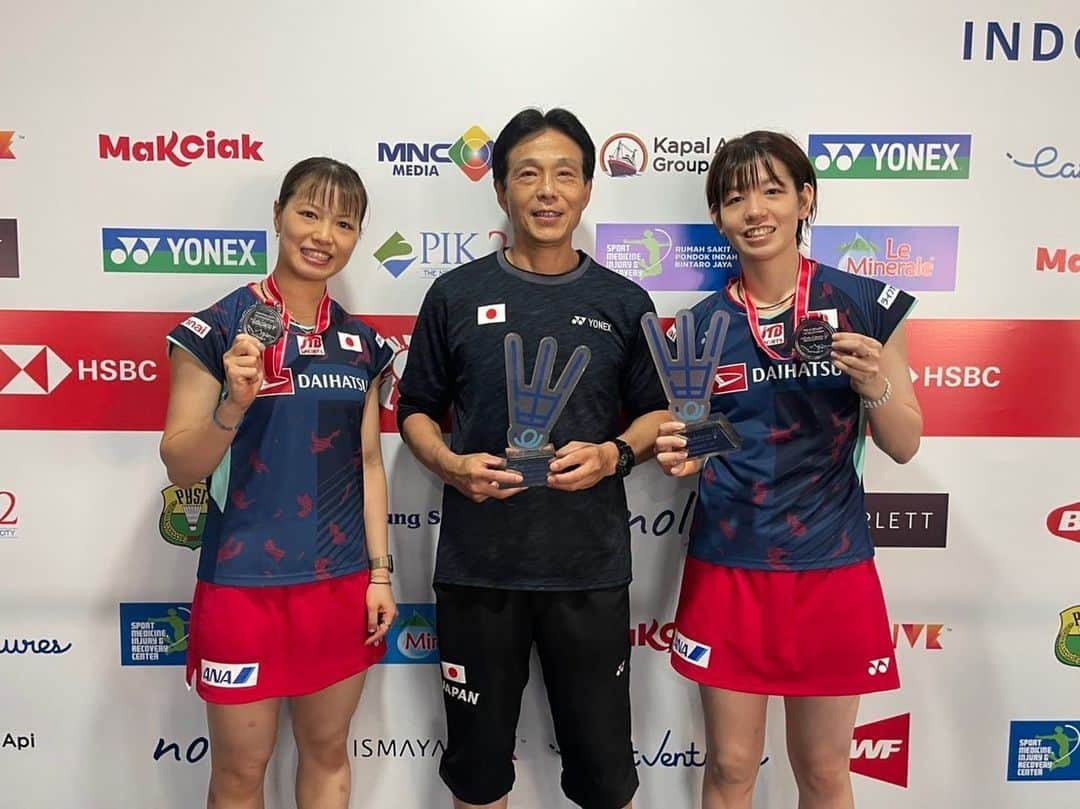 福島由紀のインスタグラム：「Indonesia open 2022🥈  たくさんの応援、そしてサポート、ありがとうございました✨  まだまだ。前進、前進💪💪  なんだろ、やっぱりインドネシアの試合って楽しい😂😂😍   #フクヒロ  #まだまだ  #怪我から1年と1日記念日  #badminton  #感謝  #Indonesiaopen2022    @badmintonphoto_official  📸@sunpo_life」