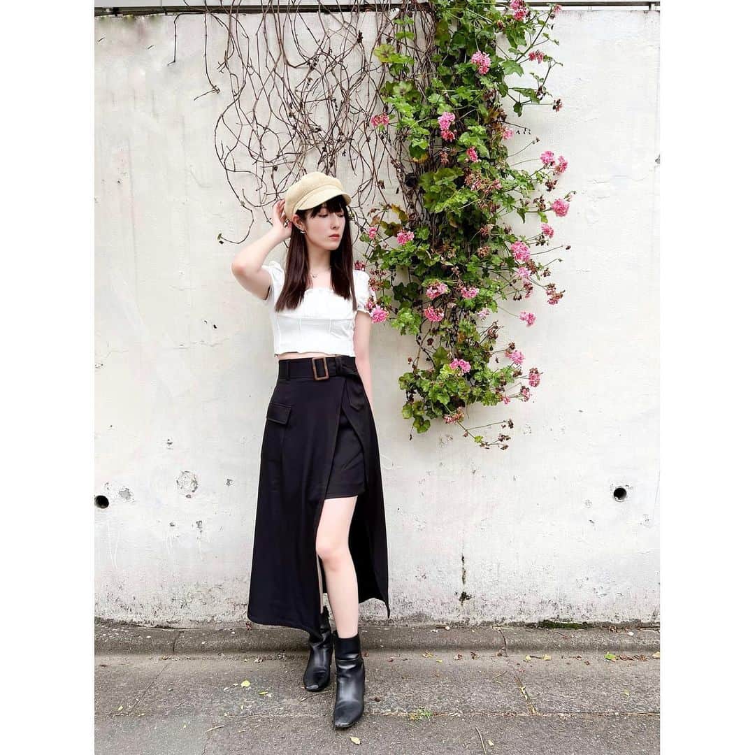 日下部美愛のインスタグラム：「久しぶりに私服🎶⁡ ⁡しいんとGRLの激安コーデです ⁡ ⁡ プリリズカフェの動画 明日の19時に投稿します！ YouTubeチャンネル登録しておいてください 久しぶりの動画だ〜 ⁡  ⁡ #photo #japan #model #me #hair #fashion #selfie #makeup  #followme #instagood #camera #instadaily #dailylook #사진 #데일리  #데일리 #셀카 #메이크업 #아이돌 #일본 #일본여자 #shein #shein購入品 #grl購入品」