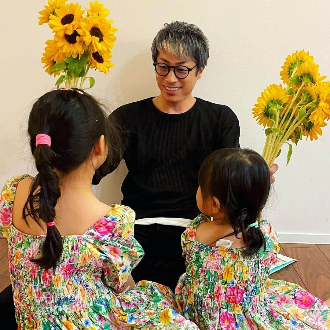 田村淳のインスタグラム：「父の日 ひまわりもらったよ🌻」