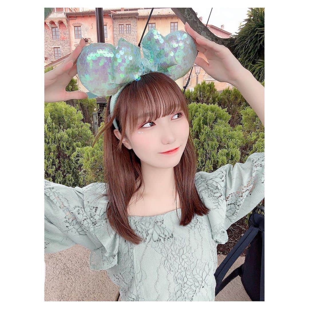 宮田有萌のインスタグラム：「Disney Sea .｡.:*☆  アンダーのメンバーみんなでディズニーシーに行ってきた時のお写真ですd(￣ ￣)  何気に人生初のシーでしたっ(*⁰▿⁰*)  幸せな時間はあっという間だ〜(*´-`)  #ディズニー #ディズニーシー #ディズニーリゾート #ディズニーランド #東京ディズニーランド #東京ディズニーシー #東京ディズニーリゾート #ディズニーコーデ #ディズニーカチューシャ #カチューシャ #緑コーデ #グリーンコーデ #ロングヘア #ストレートヘア #宮田有萌 #disney #disneysea #disneyland #tokyodisneyland #tokyodisneysea #tokyodisneyresort #green #greenfashion #fashion #longhair #brownhair #straighthair」