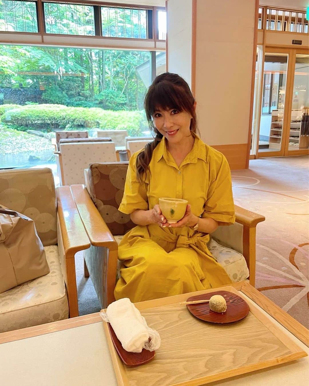 山田佳子さんのインスタグラム写真 - (山田佳子Instagram)「母と一緒に有馬温泉へ♨️ ⁡  #温泉♨️ #温泉大好き #母娘旅行  #のんびり時間  #お抹茶 #中の坊瑞苑 #有馬」6月19日 21時16分 - yoshiko117