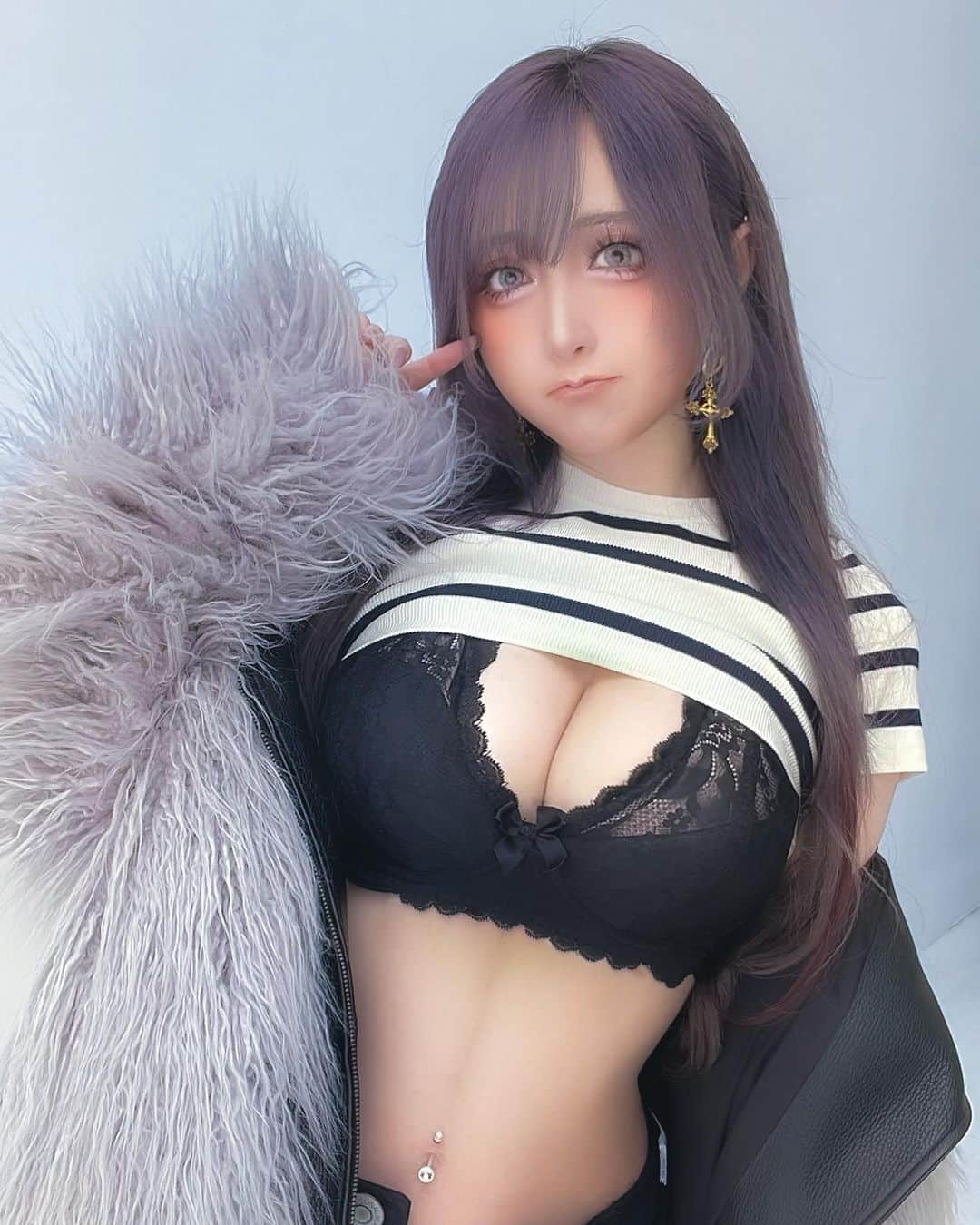 のインスタグラム：「配信きてくれてありがとう！また雑談とかゲームするから遊びに来てねー！  ‎コメントいっぱい投げてくれて配信遅くまで見てくれて感謝ッ！！たくさんコメントひろえた(๑و•̀ω•́)و  ‎来週はアコスタマルシェに参加するよ！ ‎会えるの楽しみにしてる！よろしく！  ‎ツイキャス▷▷⁦‪@chamomile_chami‬⁩  6月のアコスタマルシェのイベント終わったら次会えるのが一ヶ月も会いちゃうの寂しいねえ、、、  少しでも配信とかいろいろやっていこうと思うので、配信するよーの投稿を見逃さないようにフォローしてチェックしてもらえたら嬉しいなー！！  バースデーまであと約一ヶ月！！ バースデーのための生誕衣装とか物販とか色々用意がんばるね！！  その分会えるの楽しみにしてるよ！！ バースデーイベ予約待ってますー！  🦋7/23イベント参加予約締め切り 第一次　6/23 23:59まで https://tayori.com/form/e73fbed87d5f5b92ed47fc2b54677629c7e214bc/  🦋シャンパンの予約受付締め切り 7/4 22:00まで  オリシャン遠隔はこちら👇👇 https://passmarket.yahoo.co.jp/event/show/detail/026ff7xuvie21.html  詳細はブログをチェックしてください！ https://lineblog.me/chamiblog/archives/2945476.html  イベントで会えるの楽しみに待ってるよ！ よろしくお願いしますーーー！！  🦋🌼🦋🌼🦋🌼🦋🌼🦋🌼🦋  ◎あなたのサークル「カモミールFreiheit」は、土曜日　西地区“あ”ブロック－28a に配置されました。   コスプレ写真集など新刊頒布予定です！ みんなでコミケ100楽しみましょうー！ #C100  🌼🦋🌼🦋🌼🦋🌼🦋🌼🦋🌼  今後の予定は  6/25 アコスタマルシェ サークル参加 スペース場所▶︎ Ｉ18  7/23 #カモミール生誕祭2022  まいふぇいぶ渋谷店13:00-21:00  7/24 情報解禁前お楽しみに！  8月はコミックマーケット100 サークル参加します！ 会いにきてねーーーーー！！  8/20 オタク交流会&即売会  サブカル会館 10:30-18:00  詳しくはカモミールブログや告知ツイートをチェックお願いします！！  🌼🦋🌼🦋🌼🦋🌼🦋🌼🦋🌼🦋  #cosplay  #cosplaygirl  #cosplayphotography  #cosplayer  #cosplaylife  #cosplaymakeup  #cosplaymodel  #cosplaymodels  #cosplaylover  #cosplaysexy  #selfie  #selflove  #cosplaylovers  #cosplayerchamomile  #chamomilecosplay  #chamomile #cosplayshoot  #cosplayselfie  #fashion  #fashionblogger  #fashionista  #fashionista  #fashiontrends  #コスプレイヤーカモミール  #コスプレ女子  #コスプレイヤー  #コスプレイヤーさんと繋がりたい  #コスプレ好き  #自撮り女子」