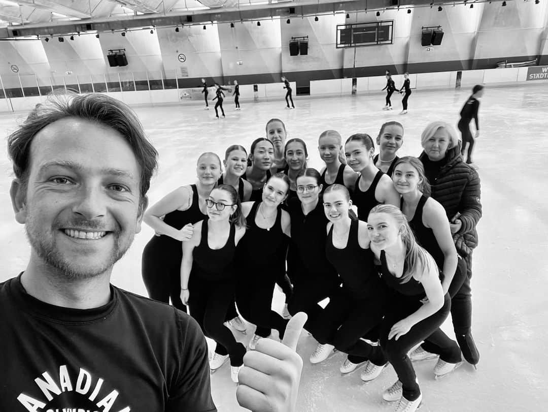 ステファノ・カルーゾさんのインスタグラム写真 - (ステファノ・カルーゾInstagram)「What a happy and constructive week here in Wien for the Skating Skills Impuls Days 2022! Thank you @livinginlavender @miriam_ziegler and @skateaustria for this great week! Many talented Ice dancers, singles and synchro skaters!!! ⛸🇦🇹  A special remark goes to the 2 Ice Dance teams and their coach, despite the hard time it was a pleasure to see you on the ice happy doing what you love! 🇺🇦  Good luck for the upcoming season 🔥 . . . . . #Wien #ÖsterEis #SkateAustria #WIRsindWinter #icedance #eistanz #FigureSkating #SkatingSkills #iceskating  #icedancetraining #coachlife #lifeisbeautiful #happyface #happylife #ciaobelli」6月19日 22時45分 - stef_caruso