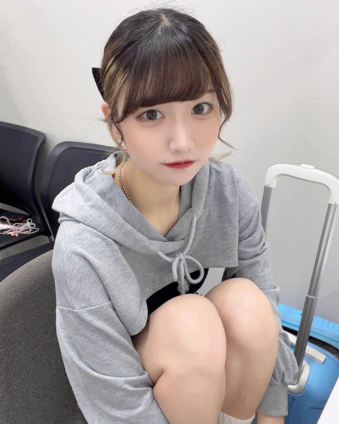 牧乃めいのインスタグラム：「愛がないならもう会えないよ  #粉我 #japaneseidol #idol #被写体 #被写体モデル  #被写体になります #ファインダー越しの世界  #撮影会 #撮影会 #アイドル  #自撮り界隈 #自撮り #lfl #l4l #likeforlike #いいね返しは絶対 #いいね返し #ウルフ #インナーカラー #ウルフカット #ウルフボブ #ウルフカット女子 #地下アイドル #東京セラフィム #東セラ #水色担当 #ootd #おしゃれさんと繋がりたい」