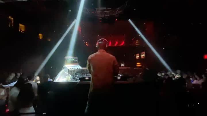 テイラー・ジェームスのインスタグラム：「thank you @shrinefoxwoods we went ⬆️ last night ❤️」