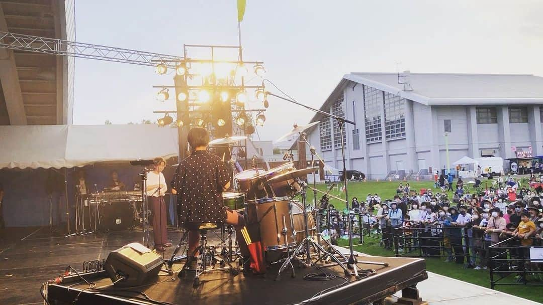 かねあいよよかのインスタグラム：「Improvisation Session with Beat boxer YUTA at SORAON Festival on June 18, 2022.  Thank you @yuta_beat @soraon2022   #soraon #yuta #yoyoka #beatbox #beatboxer #よよか #即興 #improvisation #collaboration #fes #sorachi #新十津川」