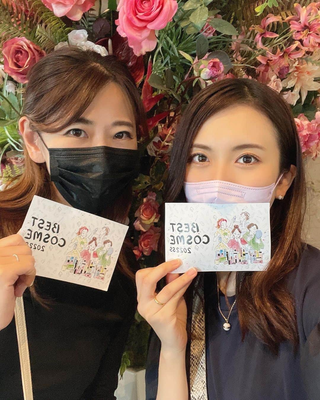 mimiのインスタグラム：「あさみんとロフト ベストコスメ2022SSに行ってきました✨ （当日はストーリーの連投すみません🤣）  毎度魅力的なコスメが多くて楽しい🥺💜  そしてロフトの展示会のおかげで前より断然色んなコスメブランドを知る事ができている☺️🙏❤️  ステージ観覧ももちろんっ✨ 竹脇まりなさんのステージを観覧させていただきました✨ 初めて生まりなさんを拝見したのだけどめっちゃ明るくてハッピー全開の方でトークショーもすごく楽しかった😆  ちなみにプロテインを作るときは水を入れてからプロテインをいれてシェイクするとすぐ溶けるみたい😳 今までプロテイン先に入れてたよ😂勉強になりました💪  ロフトベストコスメ2022SSは全国のロフトとネットストアで開催されているので是非お近くのロフトを行ってみてね✨  気になるベストコスメ全商品が掲載されているミニ冊⼦は全国のロフトで配布されてるよ〜😊 ちなみにWEB でも⾒れるようになっています💡✨ ・ #ロフト展示会 #ロフトのベストコスメ2022SS  #PR #竹脇まりな #夏コスメ #夏メイク #新作コスメ #コスメ好きさんと繋がりたい #美容マニア #女子力向上委員会 #美意識 #綺麗になりたい #mimi美容 #プチプラコスメ #韓国コスメ」