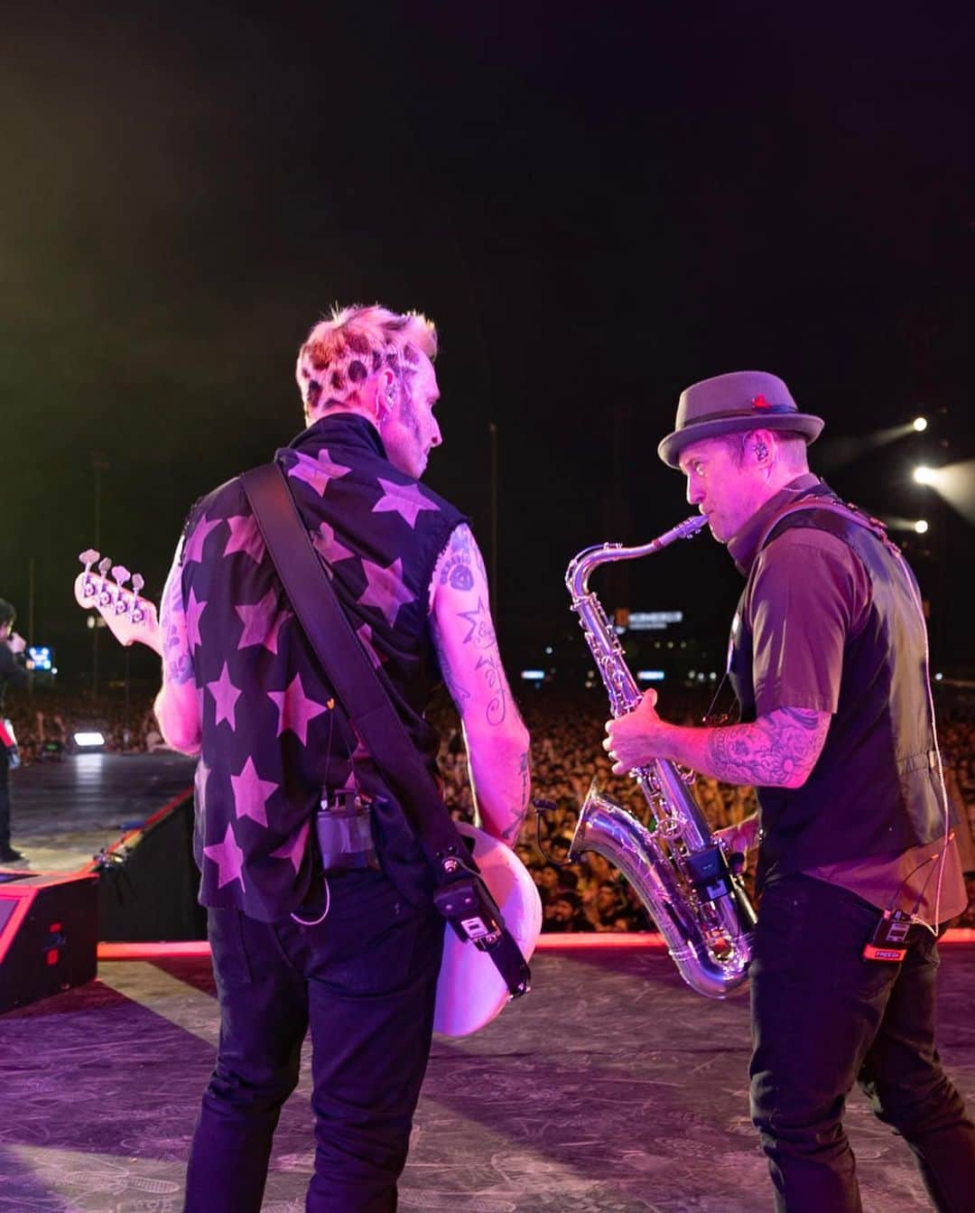 マイク・ダーントさんのインスタグラム写真 - (マイク・ダーントInstagram)「🇩🇪 ❤️‍🔥🎶🔥😎🤘🤯🍺🔊」6月5日 15時04分 - mikedirnt