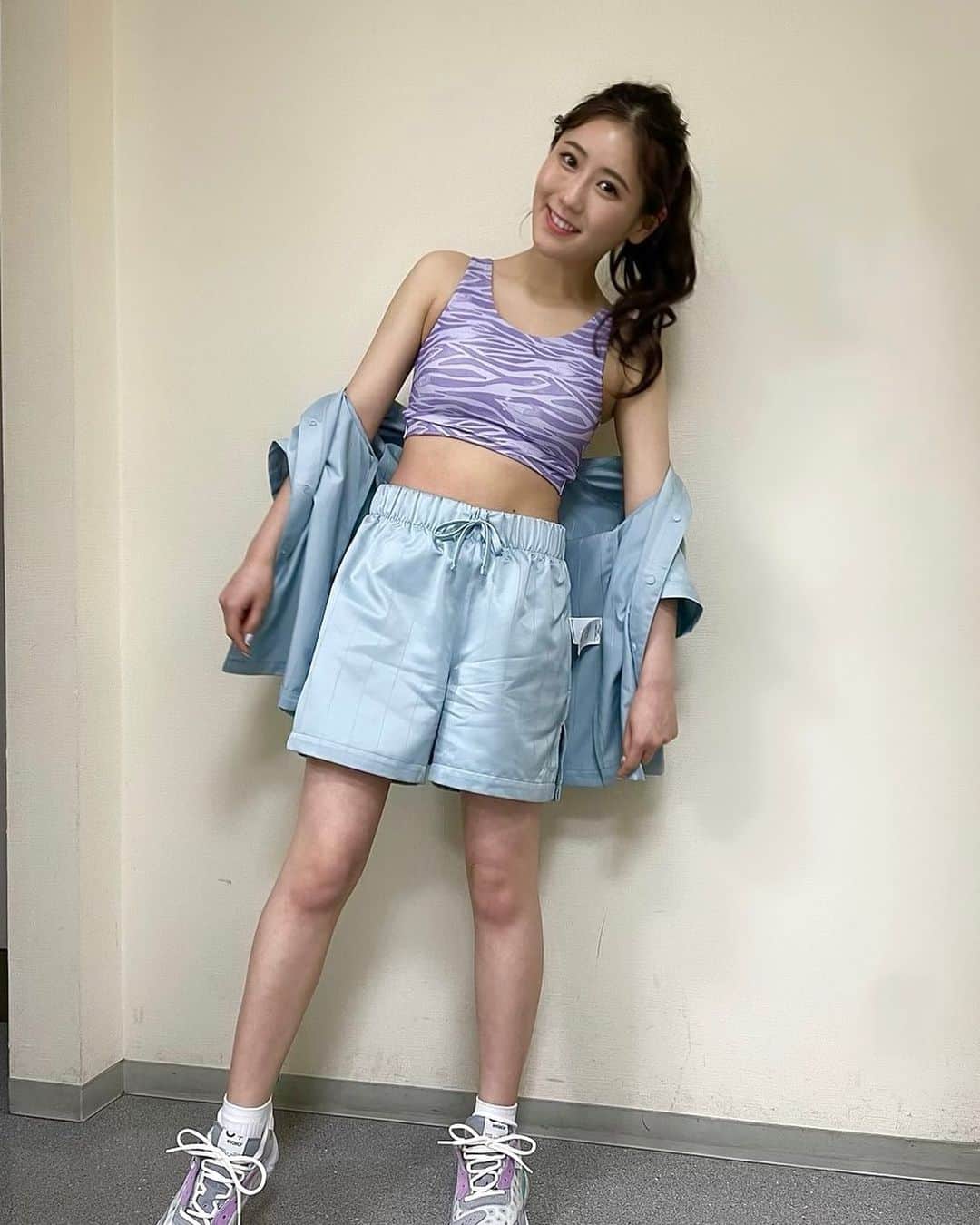 西野未姫のインスタグラム：「最近の体😊✨  #スポーツウェア #体型キープ #週2ウォーキング #週1筋トレ #継続頑張る」