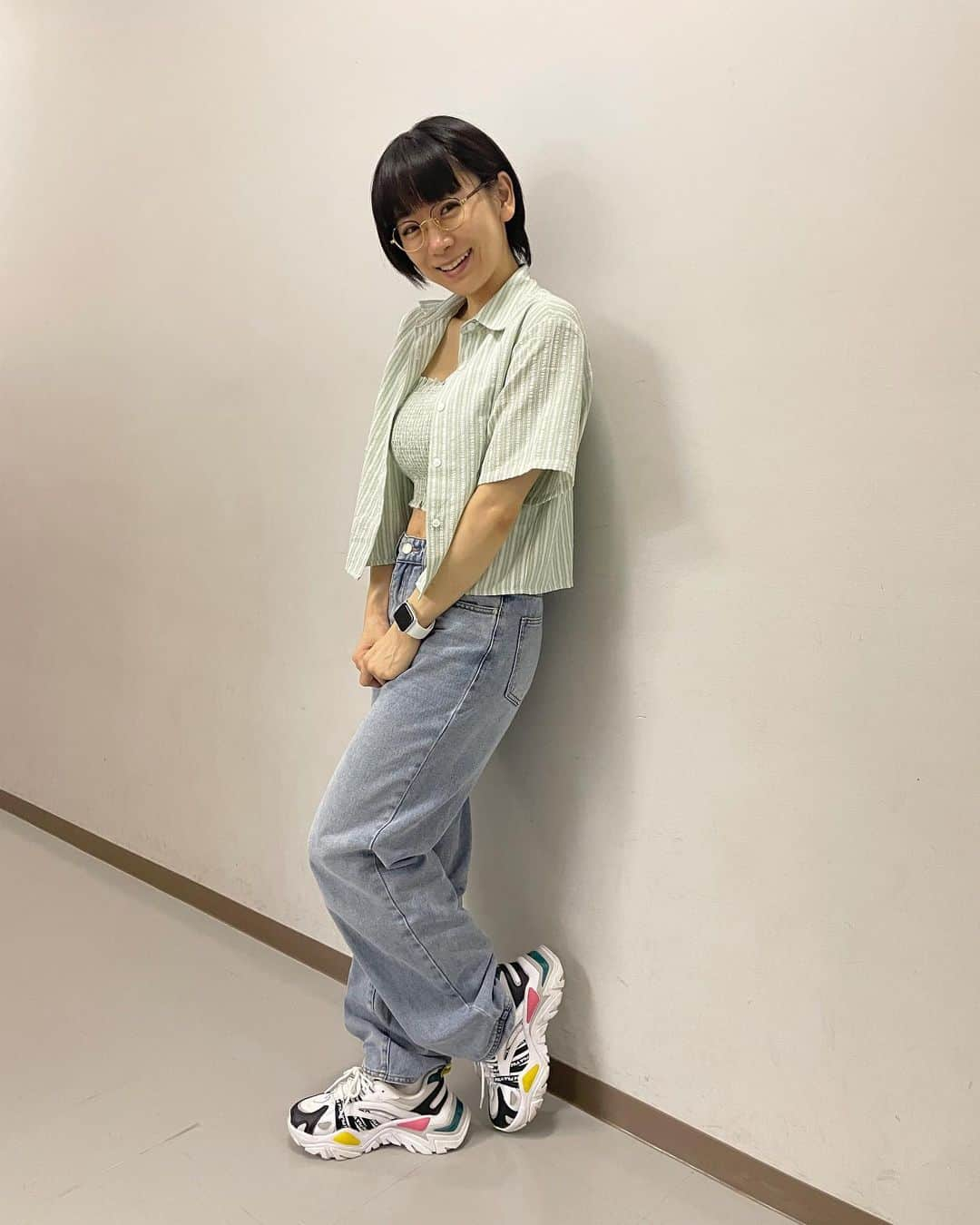 時東ぁみさんのインスタグラム写真 - (時東ぁみInstagram)「服装間違えた！？！ ・ 今日はある大会の審査員をさせていただいてます！！ スーツのみなさんの中で、お腹出してるの私だけ…☺️ ・ 逆に目立ってしまったわ〜w 私らしさってことでw ・ #時東ぁみ #衣装 #shein #へそ出し #目立つ #審査員 #大会 #服装 #間違えた #私らしさ #個性」6月5日 17時51分 - amitokito