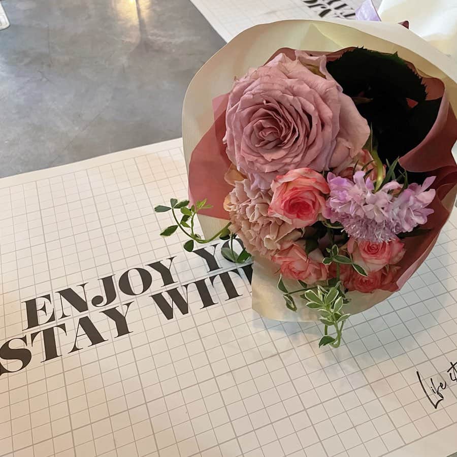 杉浦みずきのインスタグラム：「💐🤍」