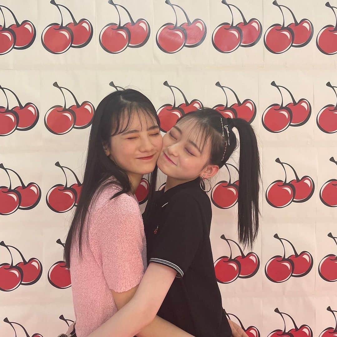 高比良由菜さんのインスタグラム写真 高比良由菜instagram ニコラ7月号新連載 チョア 韓国hit Hit のオフショだよ キルシーの壁紙めちゃ可愛かった 豪華なプレゼント企画になってるから是非チェックしてね ୨୧ ୨୧
