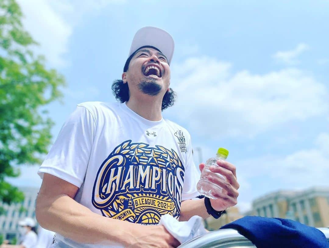渡邉裕規さんのインスタグラム写真 - (渡邉裕規Instagram)「最後の最後まで本当に、応援ありがとうございました🙏  最高のチームです。  #brex #brex nation #chmpion」6月5日 22時08分 - onabe.13