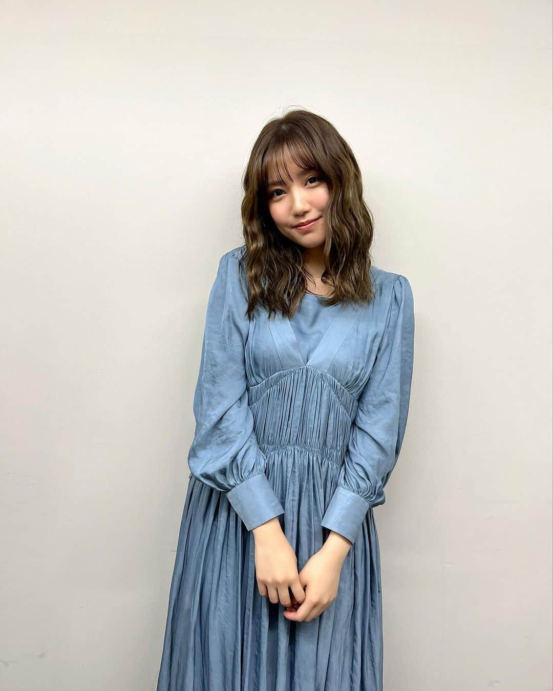 加藤玲奈のインスタグラム：「昨日の衣装は @herlipto のワンピースでした💙可愛いかった🥺✨」