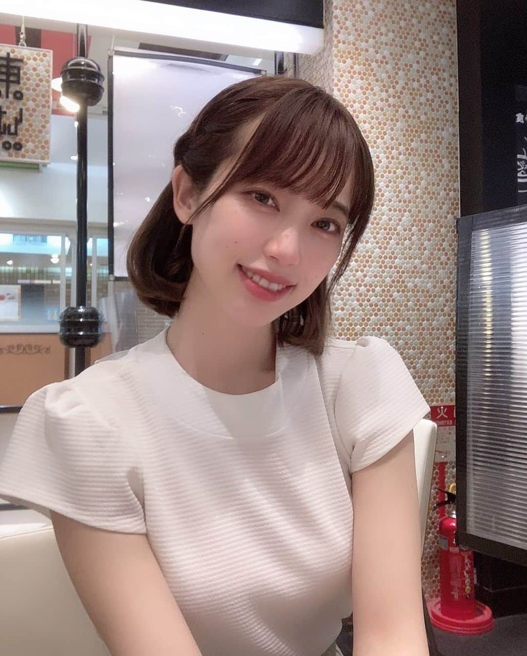 是枝優美さんのインスタグラム写真 - (是枝優美Instagram)「おねいさんだよ  純豆腐食べたよ〜あつあつのからから😰  #selca #selfie #셀카 #셀카그램 #today #ootd #dailylook #instagood #instalike #instafashion #followme #outfit #今日のコーデ#インスタ映え #アイドル #idol #japaneseidol #japanesegirl #マイディア #是枝優美  #ボブアレンジ」6月5日 23時01分 - yu_mi1226