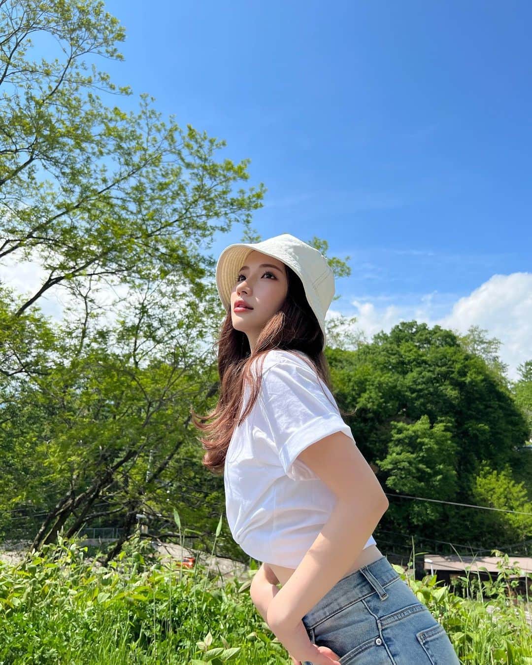 南りほのインスタグラム：「あぁ〜気持ちいい🌤💙 お洋服は、最後にタグ付けしてます🔍  明日から天気悪くなるみたいだから悲しい🥲」
