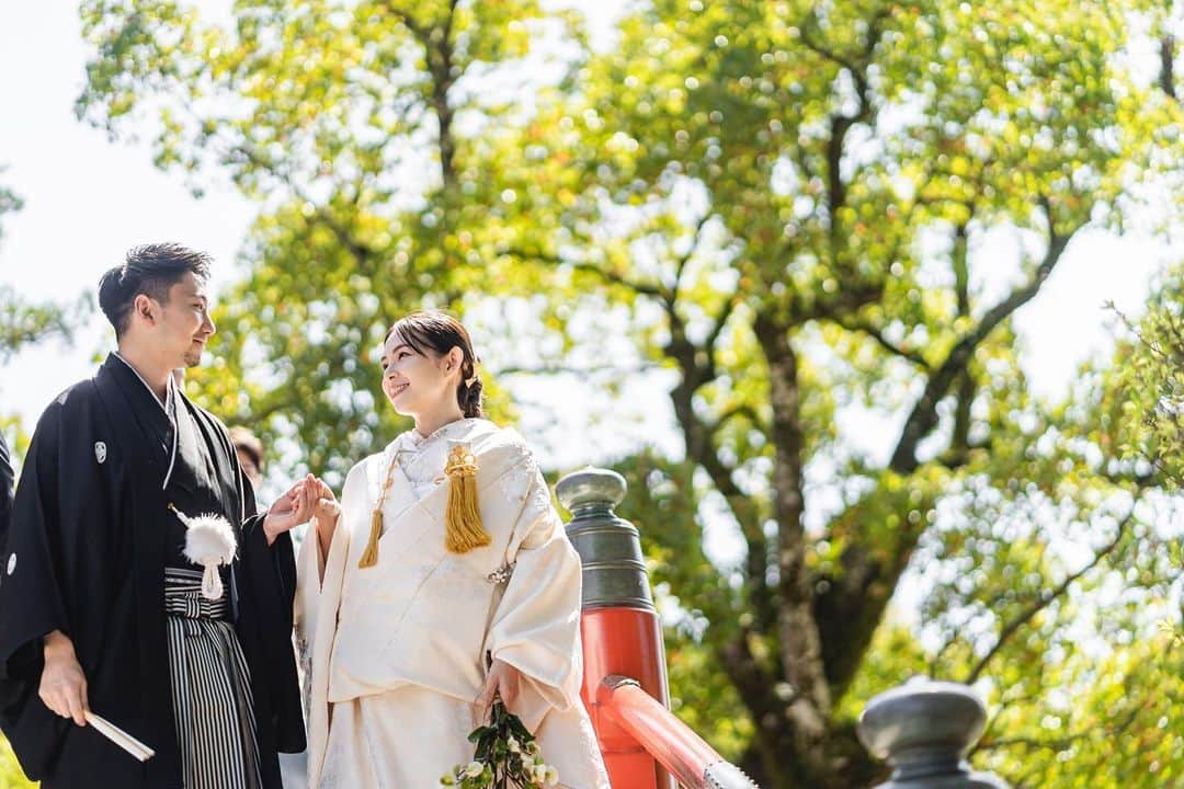 juno_jinjakonさんのインスタグラム写真 - (juno_jinjakonInstagram)「-JUNO神社婚 6月の特別フェア- ⁡ JUNO神社婚より、全国のJUNO対象店舗での 神社婚プランをお申し込みのお客様へ 期間限定での特別なフェアのご案内でございます。 ⁡ ■期間 2022年6月3日(金)〜2022年7月3日(日) ⁡ ■ 開催店舗 JUNO恵比寿店 JUNO天神本店 JUNO小倉店 JUNO熊本店 ⁡ ■フェアの内容 1.神社挙式プランナーより、神社プランの詳細や、挙式当日のスケジュールについてご提案 ⁡ 2.見積もりのご提示や 神社婚にまつわる不安解消相談会 ⁡ 3.ご試着ご希望のお客様へ、花嫁和装1点試着をご案内させていただきます。(ご案内枠が限られておりますので、お早めにご予約いただくことをオススメしております) 　 ■フェア特典 列席衣裳(留袖・モーニング・中振袖・訪問着など)や和装小物すべての衣裳オプションより30,000円OFFさせていただきます。 ⁡ ⁡ まだ何もお決まりでない方も、すでに挙式神社がお決まりの方も、ご参加いただけます。 ⁡ 家族の絆をより深く感じることができる神社挙式。 JUNO神社挙式プランナーが、ひとつひとつ、丁寧にご案内いたします。 ぜひ、ご参加くださいませ。 ⁡ ※新型コロナ感染症予防対策のため、参加人数に制限を設けております。 お早めの御予約をおすすめいたします。 ⁡ △ご予約方法△ @juno_jinjakon ホーム画面のURL よりお待ちしております。 ⁡ ----------------------------------------- お電話でのお問合せ、ご予約は⇩ ☏050-1791-4488 ⁡ ⁡ ⁡ #juno和装コーディネート #家族婚#少人数結婚式#神社挙式 #福岡結婚式#福岡神前式#福岡神社 #札幌花嫁#北海道神宮 #福岡花嫁#熊本花嫁 #和婚#神前式  #白無垢 #和装フォト#福岡フォトウェディング #japanesewedding #福岡プレ花嫁 #プレ花嫁 #大人花嫁#和装ヘアメイク#結婚式レポ#洋髪#ウェディングフォト#和装コーディネート」6月6日 12時52分 - juno_jinjakon