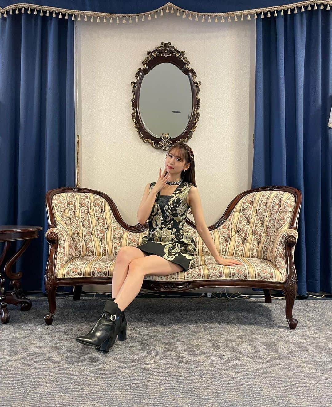 芹澤優のインスタグラム：「・ 👑  新曲発売決定です！ なんだか私たち、すっごく大人になったかもしれません。笑  10年目のオトナi☆Risちゃん お楽しみに💋  #賭ケグルイ双  #主題歌です　 #キャストが #みにゃみとほんちゃんで #pv見てニヤニヤしちゃった #Netflix #8月からです」