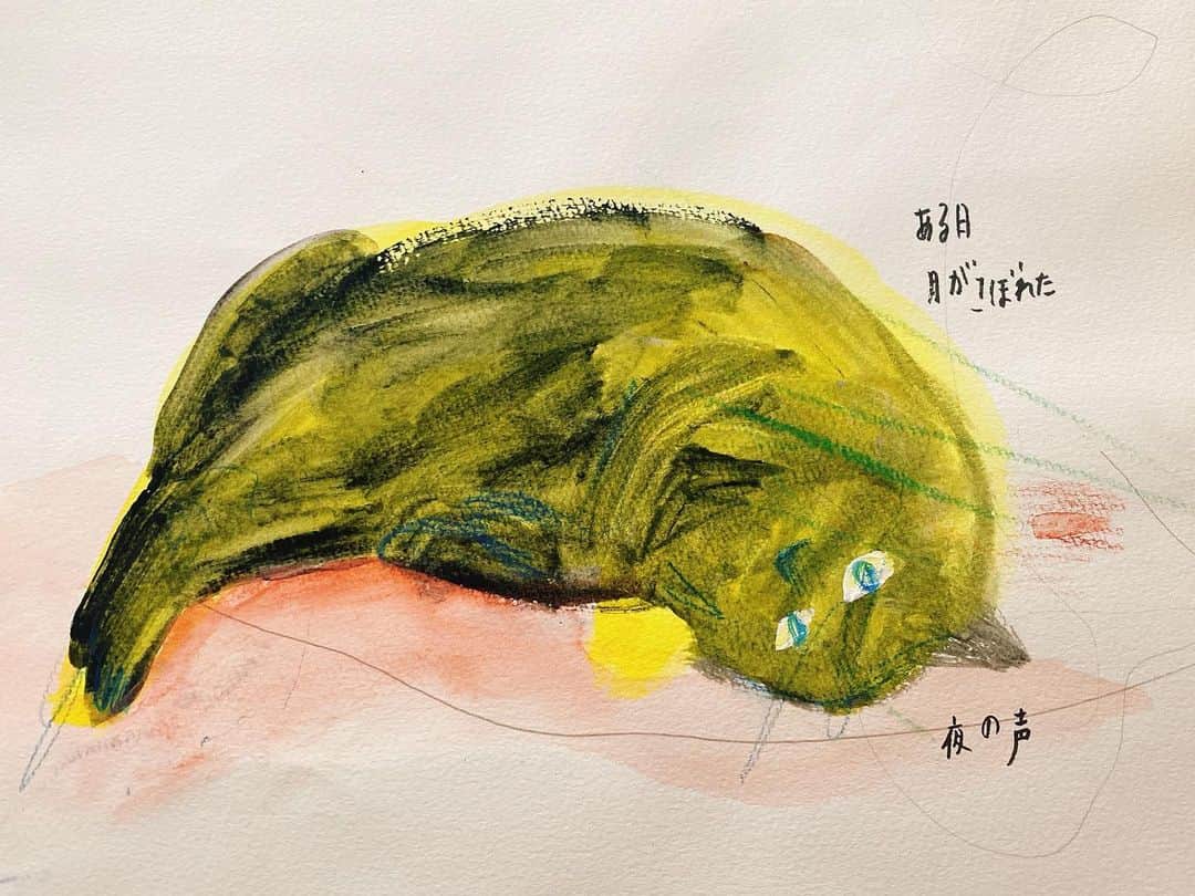 奥田恵梨華のインスタグラム：「むかあし描いたヨルの絵に娘が赤ちゃんの頃落書きしていい感じ #猫の絵 #ヨル氏 #黒猫」