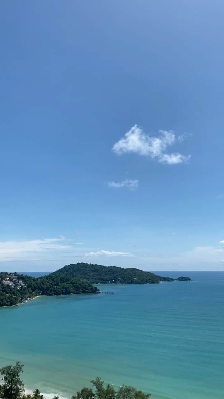 エカテリーナ・リャザーノワのインスタグラム：「No filter needed.  #nofilterneeded #beauty #thai #patongbeach」