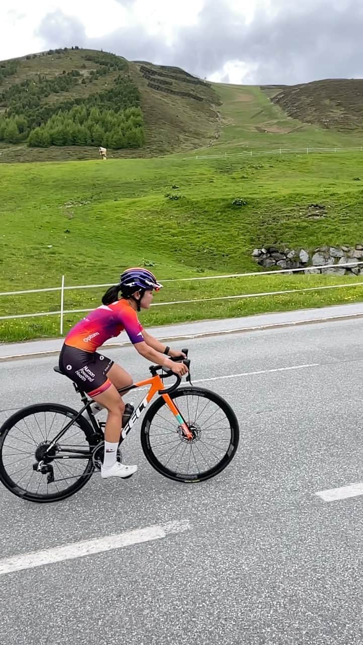 のインスタグラム：「From Super slow down in May🌀🌀 Getting back normal speed in June🧡💜 . . This is the reason I had been feeling extreme fatigue in May 👉🏻“Got COVID 🦠& Booster💉(without knowing I got COVID) almost same time in April.”  It was showed by 2 kinds of antigen blood test.  . . I had never ever get positive by swab test and I have no symptoms just a little tiredness(I thought it came from race&training.) and I got booster shot in the end of April. It made me destroyed on the bike😵‍💫  I have never ever experienced that fatigue feeling in May but it all came from f*** COVID 🤬😡 . . I couldn’t understand why I’m feeling so bad in May. I did normal blood test, it showed I’m healthy nothing problem.  Finally, I did 2 kinds of COVID antigen test by blood. It showed I got COVID virus 🦠 and also got vaccinated very recently + very closely😵‍💫 It seemed double combo🦠💉putted COVID virus in my body….Knocked me out 🥊🥊 . . Only good thing is now I’m super antibody because of unexpected COVID+Booster(it showed by number from blood test.) 😅  And, finally I’m feeling my body is under controlling myself ✌🏻 . . p.s. Recommend to get antigen blood test before get booster shot💉 Sometime, too healthy body didn’t realize to get virus in the body🦠 but definitely COVID does COVID things 😈  . . 最近の #今日のエリさん　#HumanPoweredHealth #AltitudeTraining」