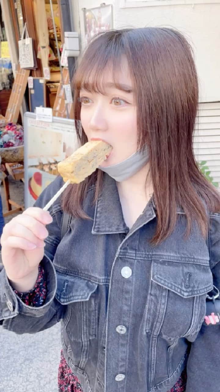 のインスタグラム：「梅雨入りしましたね☔️🐸  GWの時に行った鎌倉と江ノ島🚃 食べて食べて食べてしかいない最高の休日でした。 次は夏休みにどこ行こっかな💭  #鎌倉#江ノ島#鎌倉グルメ#江ノ島グルメ#プチ旅行#食べ歩き#食べ歩きグルメ」
