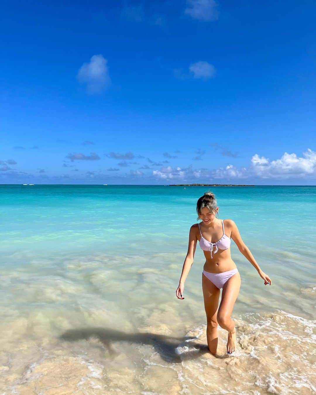 りおなのインスタグラム：「. My favorite beach in Hawaii is Kailua 🌴 . . . . . #最後の写真は一体  #Kailua #kailuabeach #kailuatown #beach #palmtrees #hawaiilove #hawaiitrip #hawaiibeach #hawaii #ハワイ #Waikiki #スタバ #starbucks #coffee #cafe #cafetime #ワイキキ #hawaiistagram #morning #モーニング #旅行 #女子旅 #trip #過去pic #hawaiitrip #hawaiicafe」