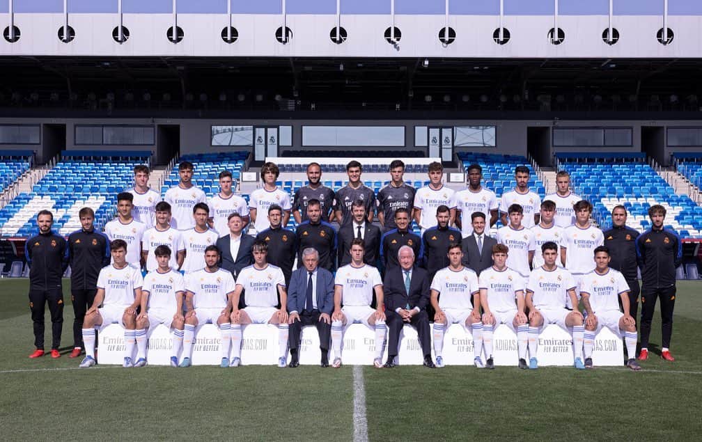 中井卓大（ピピ）のインスタグラム：「Season 2021/2022 finished ✅🏆 @realmadridacademy」