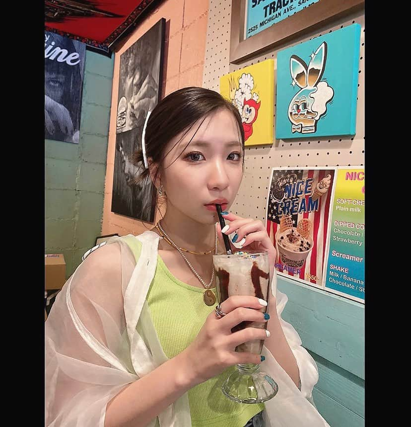 MAYU（吉田真悠）さんのインスタグラム写真 - (MAYU（吉田真悠）Instagram)「. MV撮った日お昼ごはん食べたお店が めっちゃかわいかった❣️ magic!いっぱい踊ってね〜💚💖💙🤍 #何だってやればいいチャレンジ」6月6日 20時55分 - lgm_mayu_official