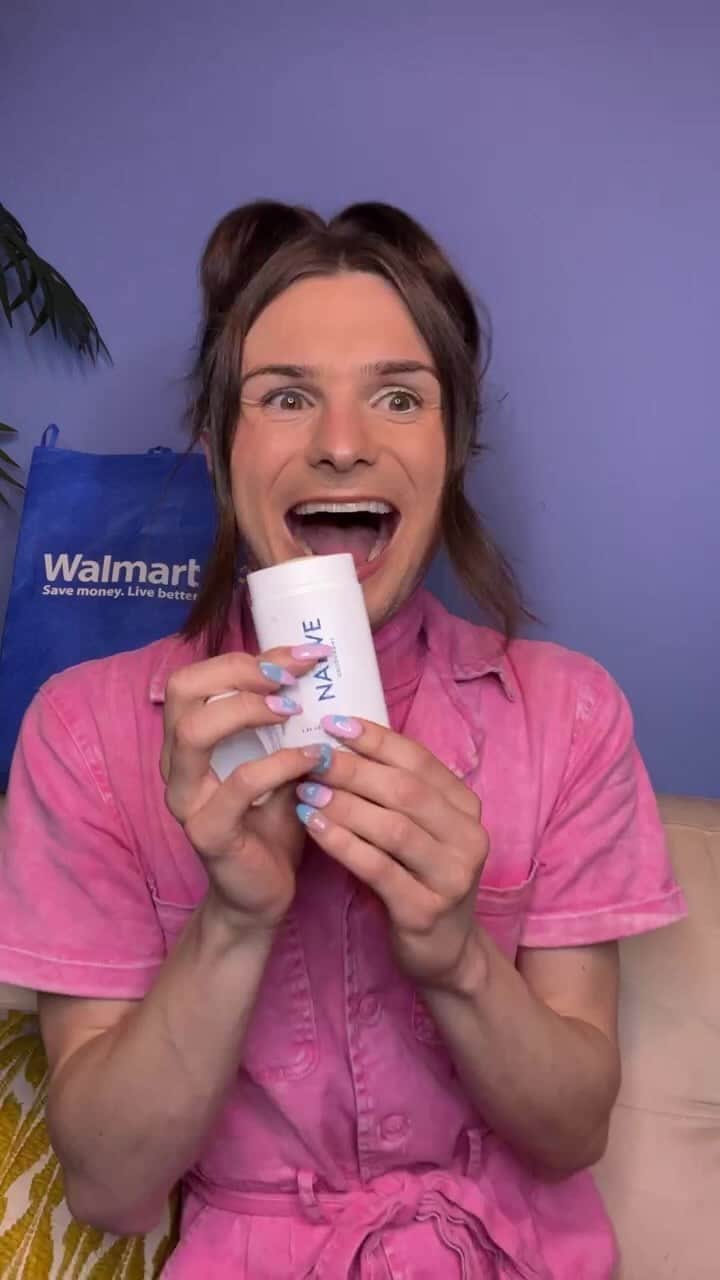 DYLAN MULVANEYのインスタグラム：「Livestream partnering with @native and @walmart! Thanks to all that joined 🏳️‍⚧️💓 @trevorproject #nativepartner」