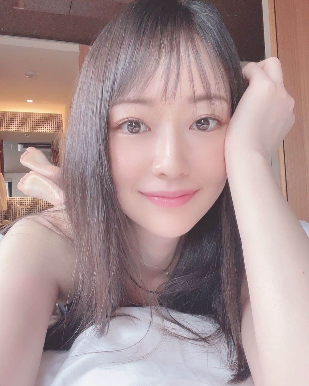 吉山りささんのインスタグラム写真 - (吉山りさInstagram)「☀️ Good morning🌈🥰💕  泡風呂泡立たなかったけど気持ちよかった😂🛁✨  #吉山りさ #モデル 経歴25年 #フリーランスモデル #フリーモデル   #美容 #40代 #美肌ケア #model #Japanese #溫泉 #스파 #가족탕 #バスタオル女子 #バスタオルモデル #温泉 #温泉ソムリエ #お酒 #お風呂 #温泉モデル #温泉女子 #hotsprings #bañarse #모델   #HOTEL #旅館 店舗などの#PR させて頂いております☺️」6月7日 8時27分 - oreorerisa