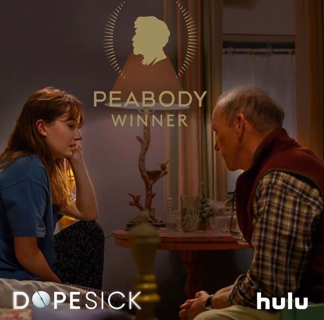 ケイトリン・ディーヴァーのインスタグラム：「@dopesickonhulu is now a Peabody Award winner.❤️ @peabodyawards #dopesickhulu what an honor!!!! @strongdanny @michaelkeatondouglas」