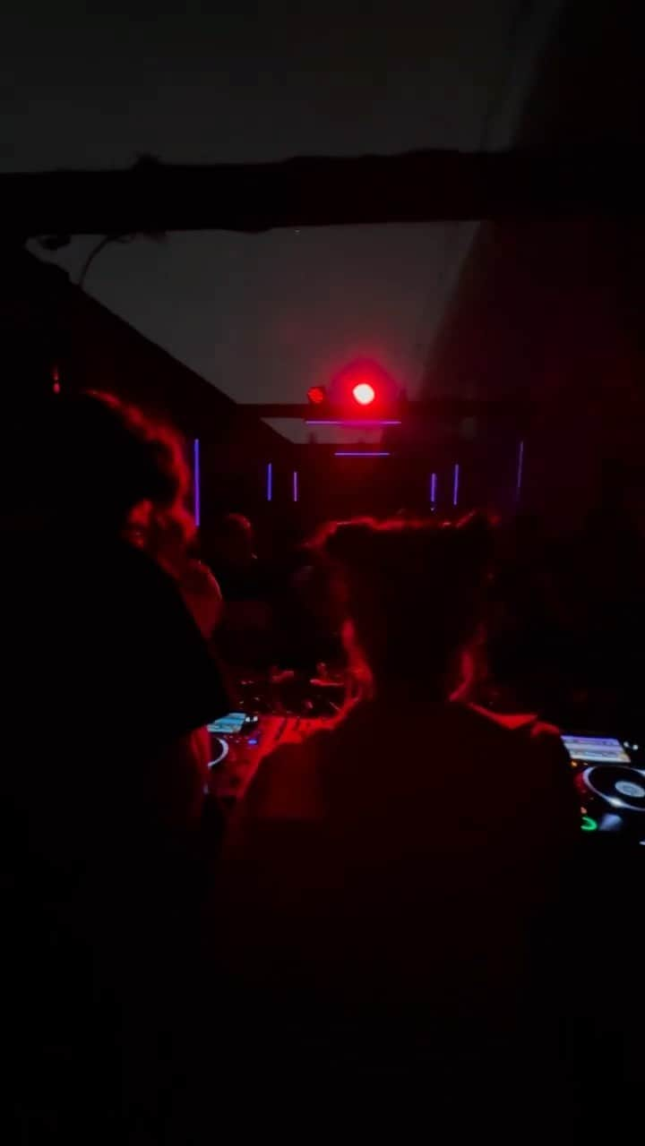 KanaKatanaのインスタグラム：「Still buzzin from the most fun b2b set with @connor.mikami 🎛  Thanks @the900block for curating awesome all local b2b party. That was 🔥 and I have another one coming up in a few weeks with @the900block can’t wait to share deets 🫶🏻  #housemusic #dancemusic #minimal #dj #losangelesunderground #underground」