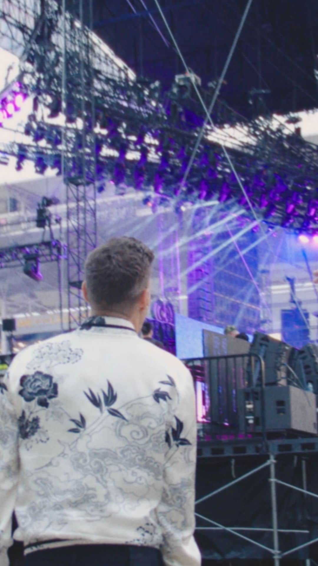 ライアン・シークレストのインスタグラム：「Still not over how nice it was to be back at #WangoTango in person and really feel the energy of this crowd. Thank you to everyone who made it happen, the artists who put on such incredible performances & to all of you who attended and made it so much fun !」