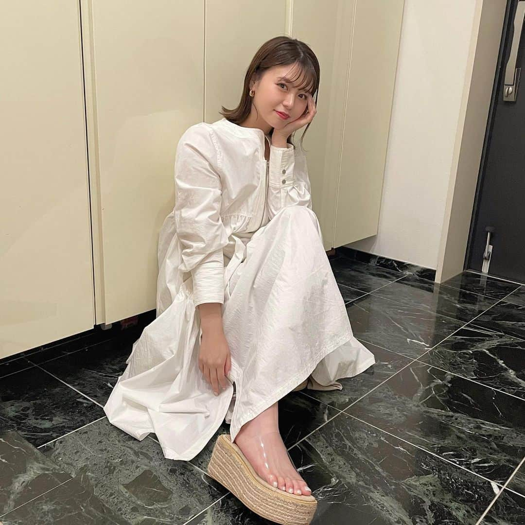 井口綾子さんのインスタグラム写真 - (井口綾子Instagram)「お仕事終わりに📸 久々の私服〜🌱  👗　@matured_official  👡　@acym_official」6月7日 17時52分 - ayako_inokuchi