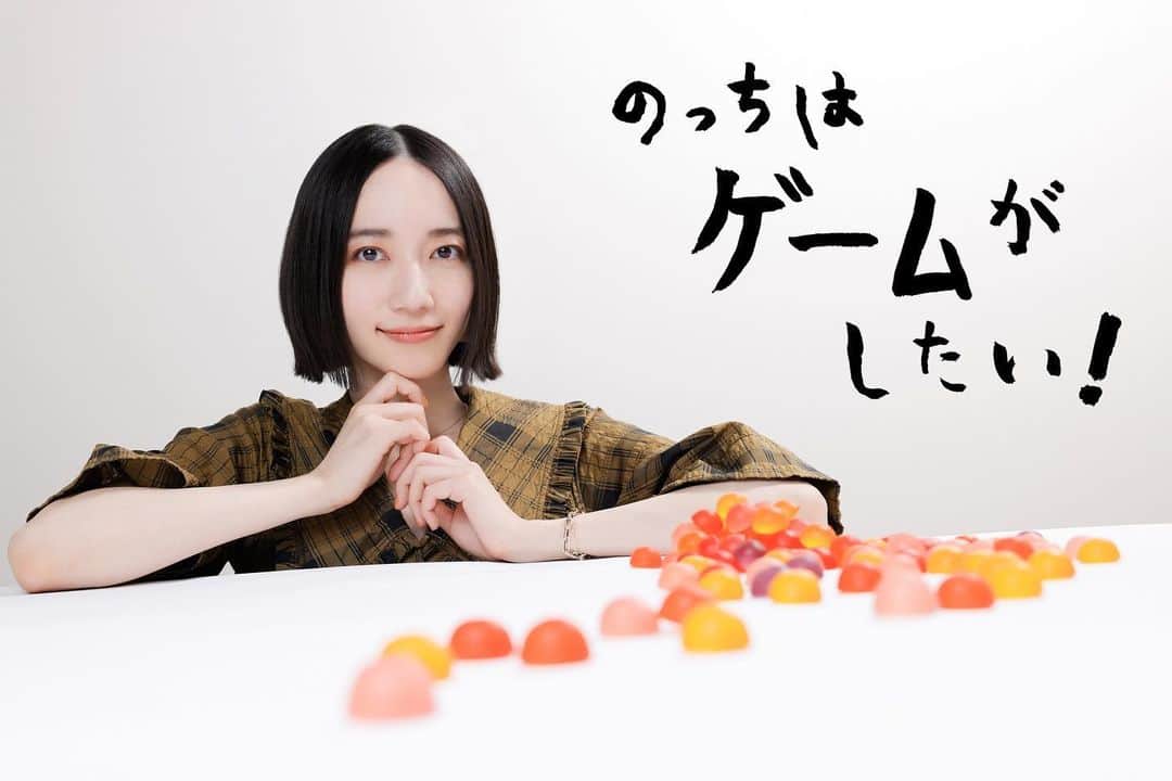 のインスタグラム：「「のっちはゲームがしたい！」連載第11回が公開✨ 今回はバンダイナムコエンターテインメントを訪問。「テイルズオブ」シリーズIP総合プロデューサーの富澤祐介さんにお会いしてきました。のっちがRPGにハマったきっかけになった「テイルズ オブ ジ アビス」の話も！ 記事はストーリーズのリンクから📖  “NOCCHi wants to play games!” New article is now up! This time NOCCHi had a chance to meet Mr. Yusuke Tomizawa, the general IP Producer of the Tales of Series at Bandai Namco Entertainment. Link in Stories.  #prfm」