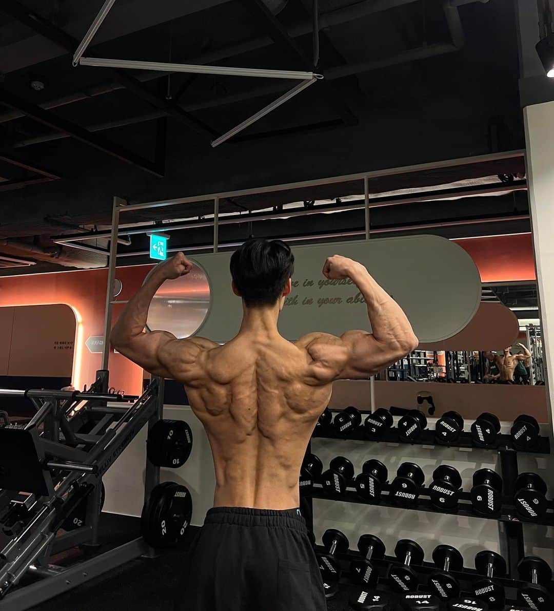 チャン・ジニョクさんのインスタグラム写真 - (チャン・ジニョクInstagram)「다이어트 83일차 .」6月7日 13時02分 - jjangga777