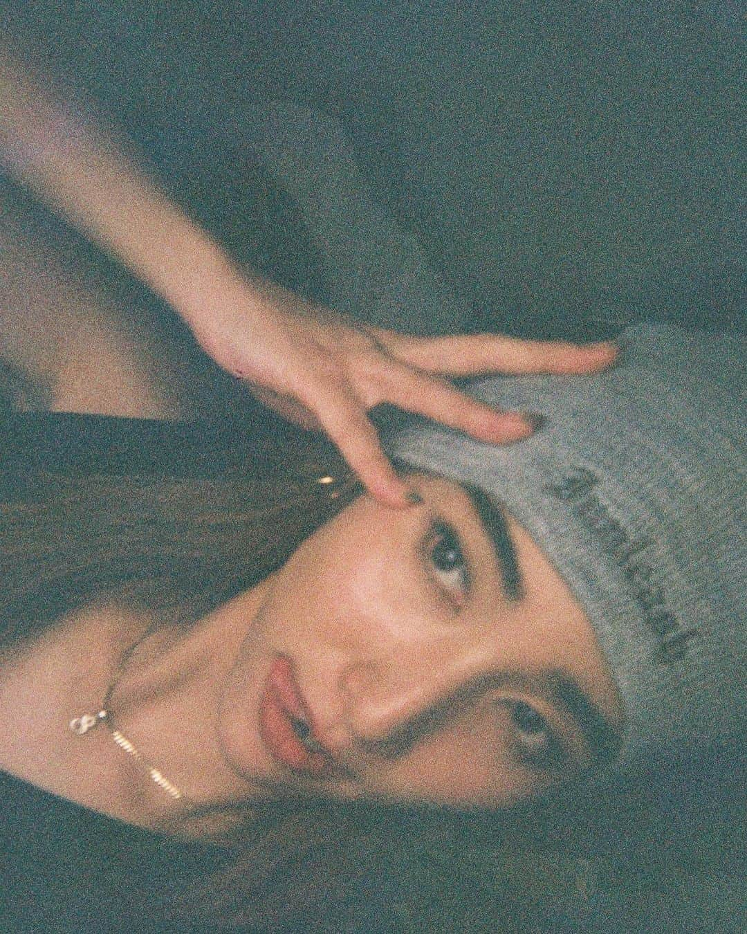 SAKURAさんのインスタグラム写真 - (SAKURAInstagram)「new beanie💚 ビビッときたものは多色買いするタイプです @iunleash_official  @haru__ki15  　 近ごろくせ毛がいきいきしてるので ビーニーがかなりご活躍🧸😛笑」6月7日 13時07分 - sakura_____julia