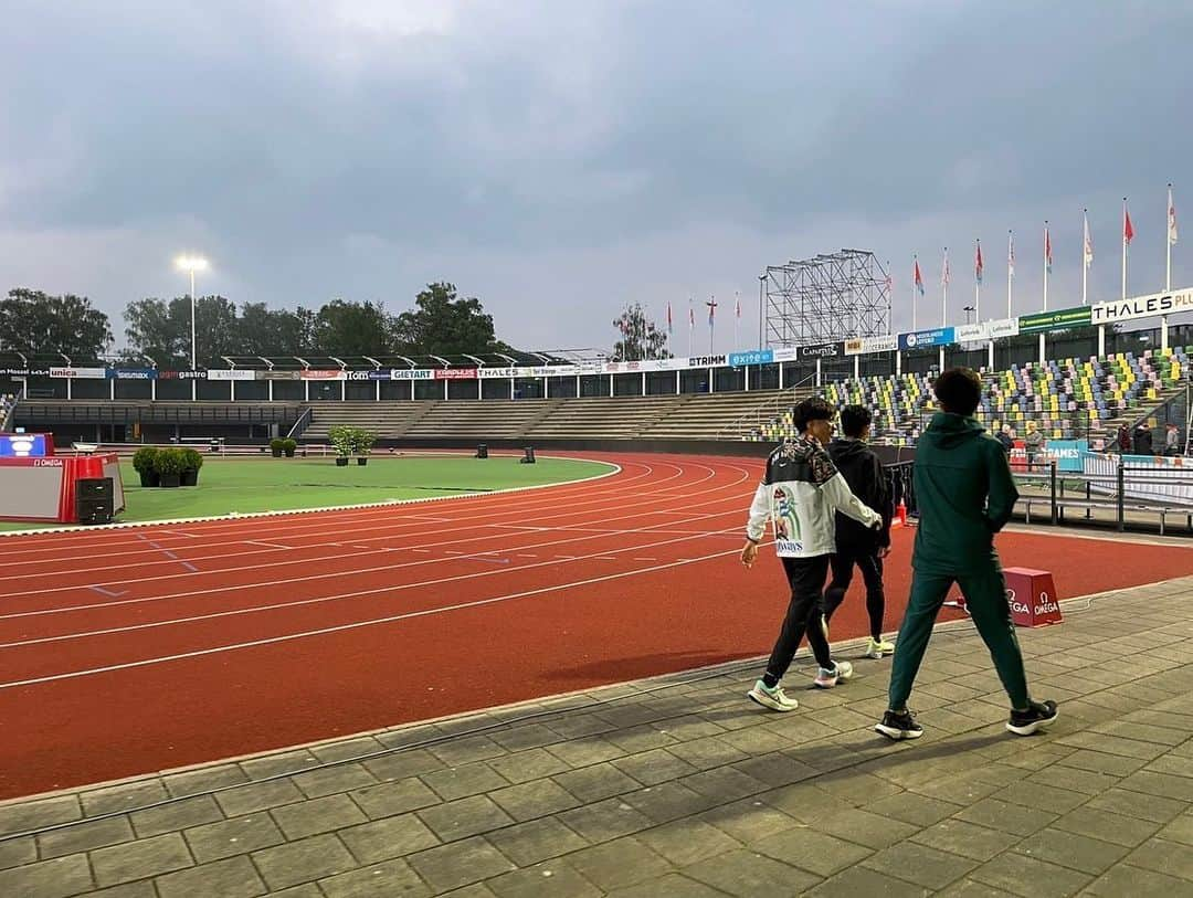 伊藤達彦さんのインスタグラム写真 - (伊藤達彦Instagram)「FBK GAMES 10000m🇳🇱  未熟者の僕にとって 学ぶ事が多すぎました。  あとはどう行動するか。  失敗を恐れずたくさん挑戦しよう！ 挑戦しなければ人生が勿体ない。  #fbkgames  #nike  #オレは摂取す  #phiten  #oleno  #ヨスヘルメンス氏 #アディルーター氏 #hengelo」6月7日 14時09分 - hakonehiko