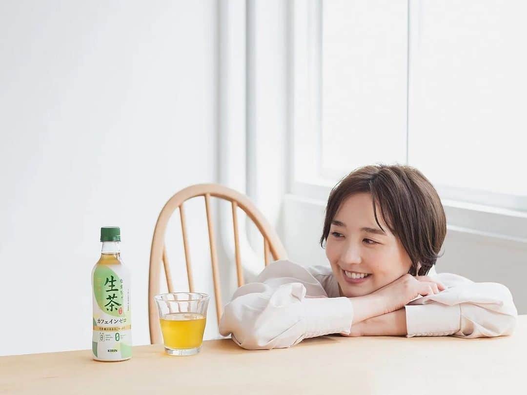 おのののかのインスタグラム：「＊ 妊娠、授乳中からお世話になっている カフェインゼロの生茶🍵🫶  カフェインを我慢する日々の中で 美味しい緑茶をがぶがぶ飲めて感動😂💚  ストーリーからインタビューしていただいた 記事に飛べるので、ぜひ読んでみてください✨」