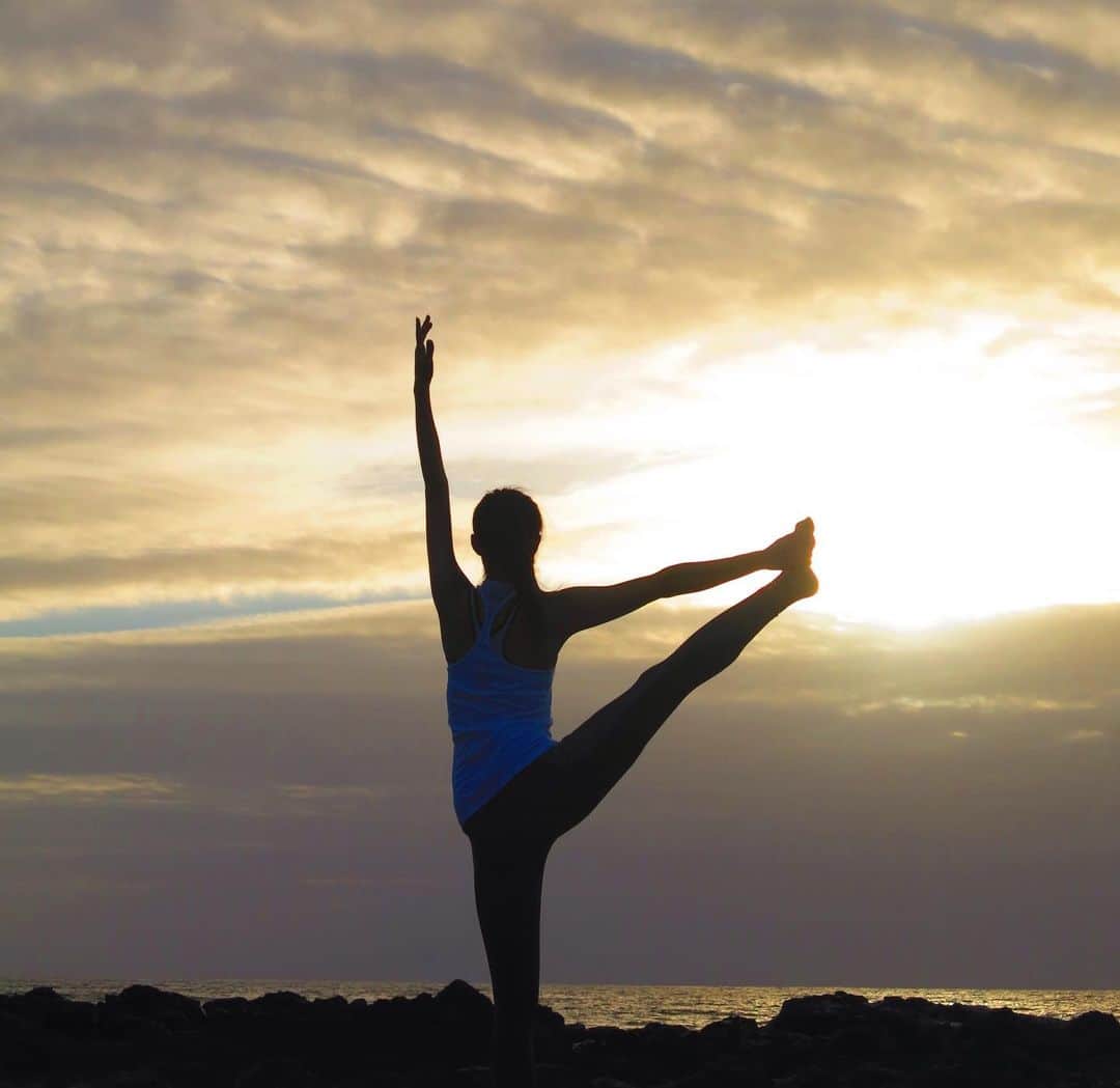 のインスタグラム：「・ It’s important to take your time figuring things out🌊  #hawaii  #yoga」