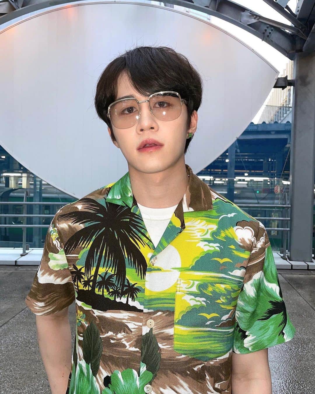 かの/カノックスターのインスタグラム：「🕶」