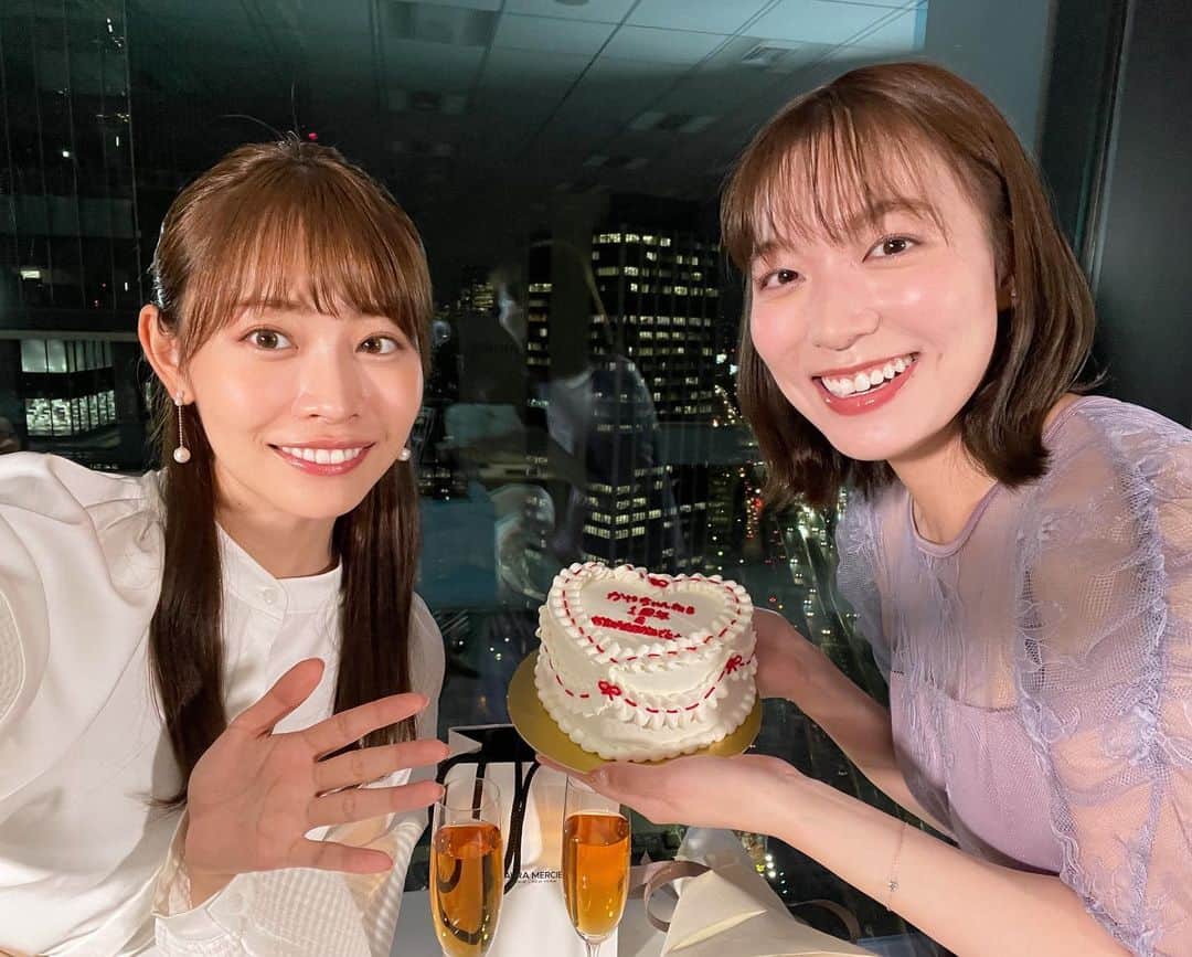 高木由梨奈のインスタグラム：「かやちゃんねる1周年&お誕生日のYouTube生配信にお邪魔しました〜🎂💓  チャンネル開設の生配信の時からもう一年ってびっくり😳 会えて嬉しかったよ〜！一年&誕生日おめでとう✨🎂 なんだか素敵な場所で二人でディナーしてるみたい😂笑  また来年もお邪魔させてくださいな☺️  #かやちゃんねる」