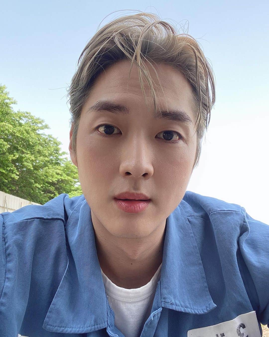 カン・ヨンソクのインスタグラム：「내일 10:30 #jtbc #인사이더 #장선오 많관부❤️」