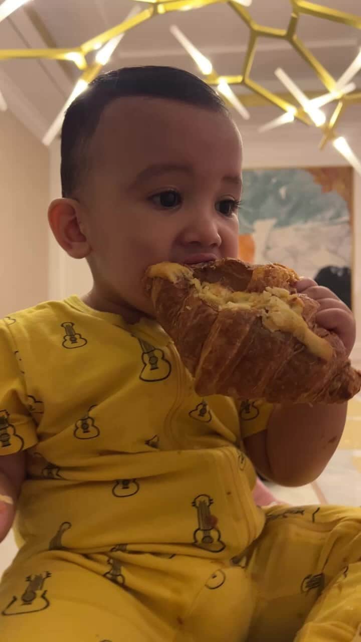 Zaskia Sungkarのインスタグラム：「Mukbang time @ukkasyahki   # MasyaaAllah Tabarakallah」